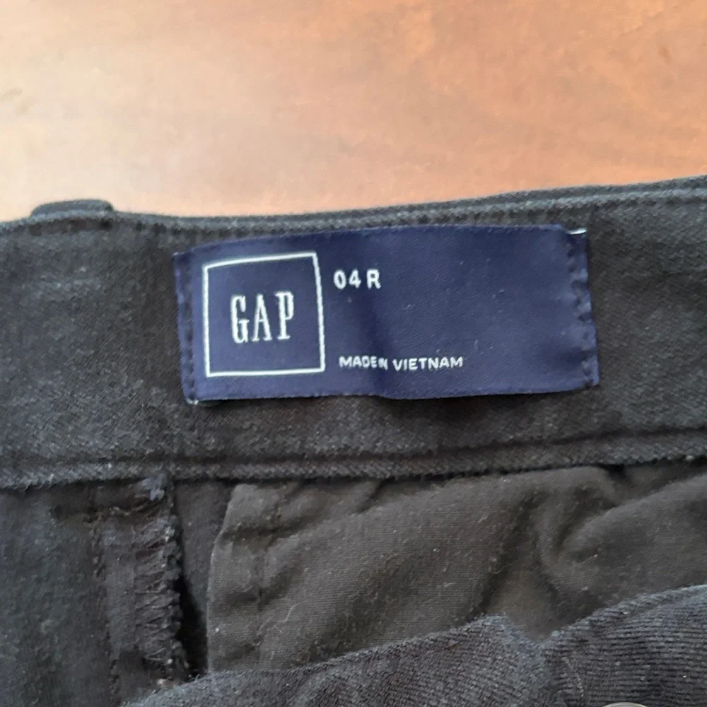 GAP Women’s Black Ankle Jeans, Size 04R - Picture 2 of 9